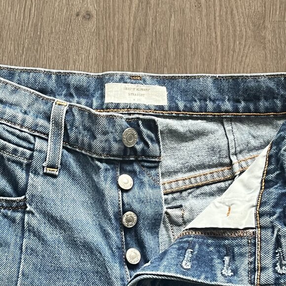 Levi's "ALETERED STRAIGHT" Cropped High-Rise Jeans with Paint Splatter Detail - Picture 4 of 15